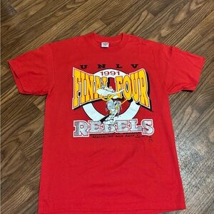 Red UNLV Final Four 1991 T-Shirt Vintage Trench * Large * Like NEW